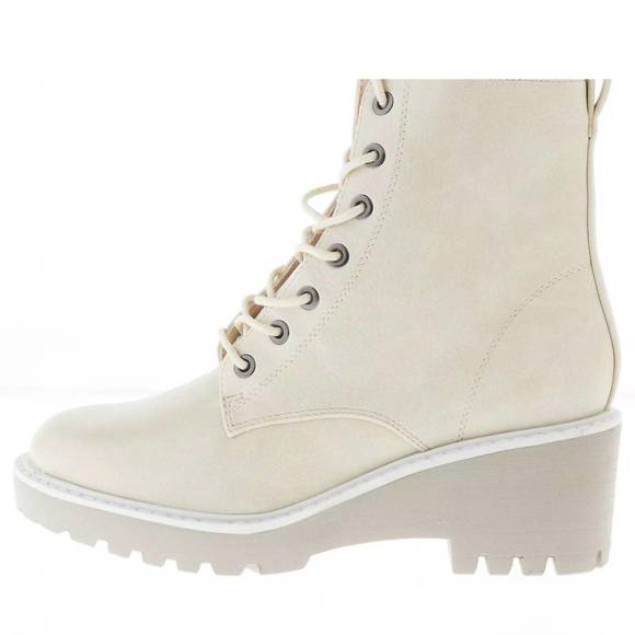 CORKYS EUC Ankle Boot ghosted boot in cream. Woman’s Size 9 - Picture 2 of 5